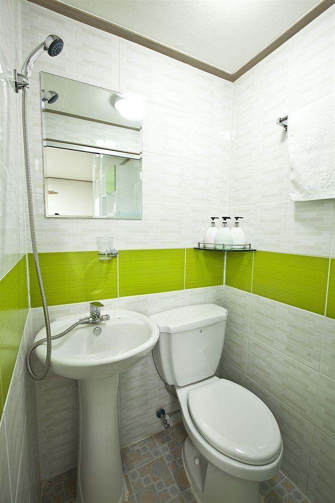 24 Guesthouse Edae Seoul Eksteriør billede