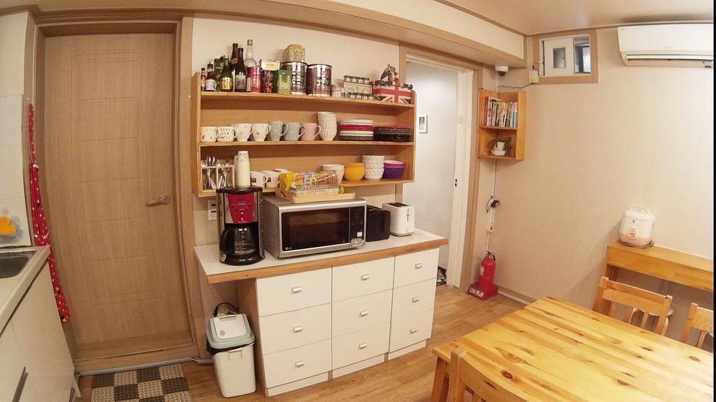 24 Guesthouse Edae Seoul Eksteriør billede